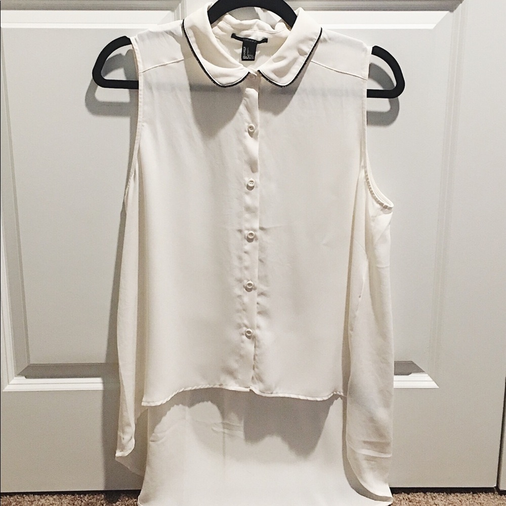 Classic white blouse with zipper lined collar